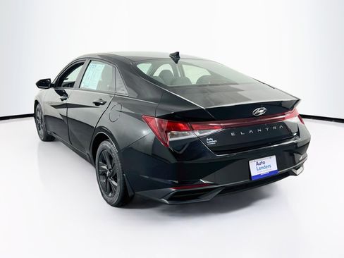 Used 2023 Hyundai Elantra SEL w/ Cargo Package FWD image 7