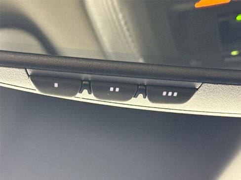 Certified 2025 Toyota Prius XSE image 22