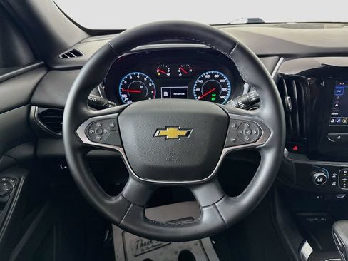Used 2023 Chevrolet Traverse LT FWD image 11