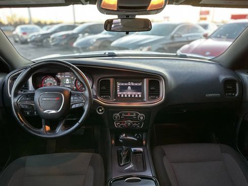 Used 2018 Dodge Charger SXT w/ Blacktop Package image 12