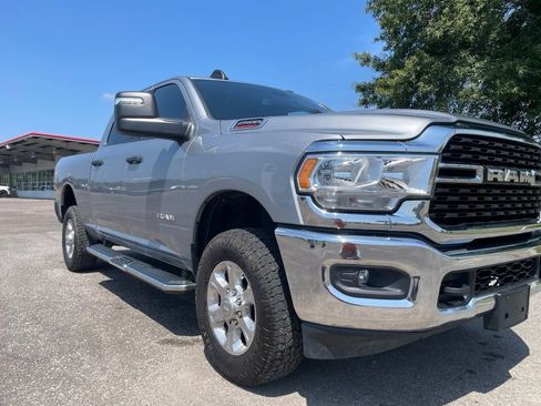 Used 2024 RAM 2500 Big Horn AWD/4WD image 9