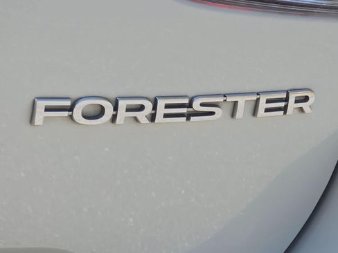 Used 2019 Subaru Forester Premium AWD/4WD image 6