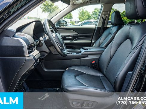 Used 2024 Toyota Grand Highlander AWD image 21