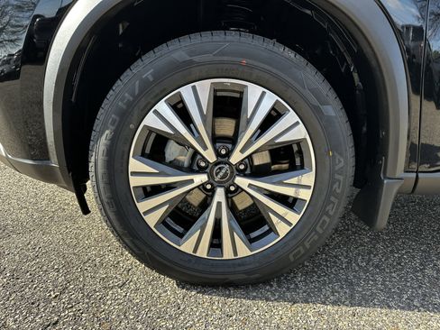 Certified 2023 Nissan Rogue SV w/ SV Premium B Package image 11