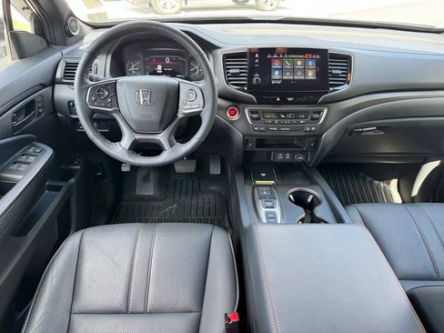 Used 2025 Honda Passport TrailSport image 10