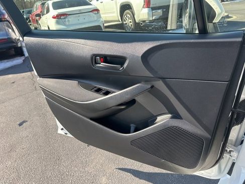 Used 2022 Toyota Corolla LE image 26