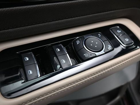 Used 2023 Lincoln Aviator Reserve w/ Equipment Group 201A RWD image 11