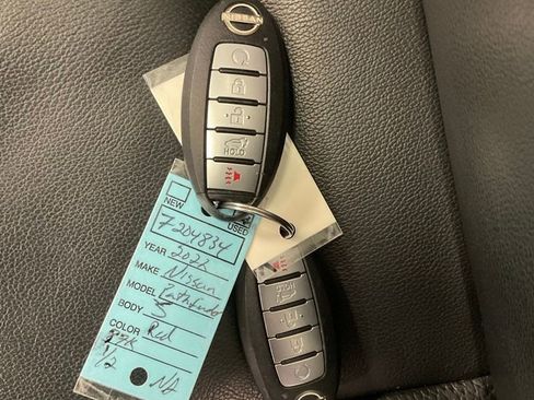 Used 2022 Nissan Pathfinder SL w/ SL Premium Package image 38