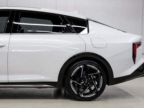 Used 2025 Kia K4 GT-Line w/ GT-Line Premium Package FWD image 14