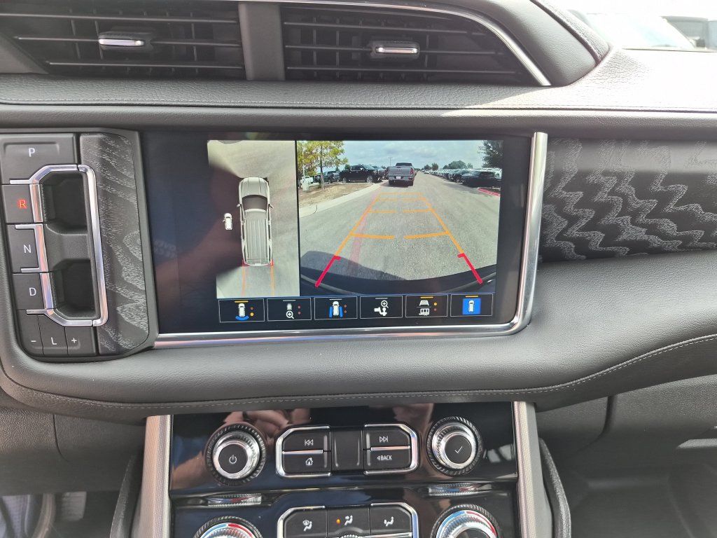 Used 2023 GMC Yukon XL Denali AWD/4WD image 25