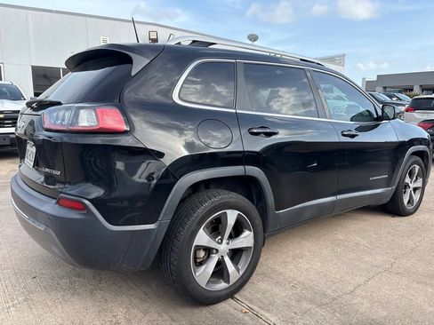 Used 2019 Jeep Cherokee Limited FWD image 3