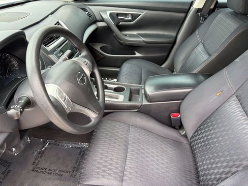 Used 2017 Nissan Altima 2.5 S w/ Power Driver Seat Package FWD image 4