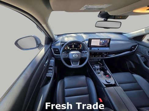 Used 2025 Nissan Rogue SL image 12