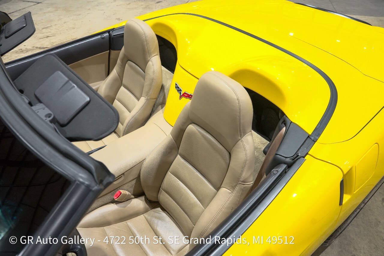 Used 2007 Chevrolet Corvette Convertible w/ Performance Package RWD image 19