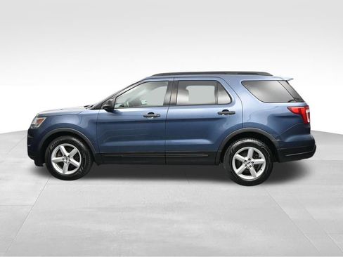 Used 2019 Ford Explorer FWD image 2