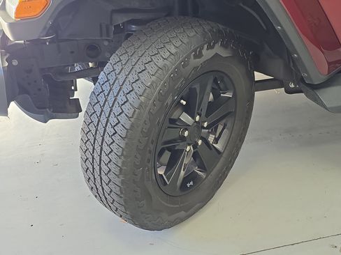 Used 2021 Jeep Wrangler Unlimited Sahara image 31