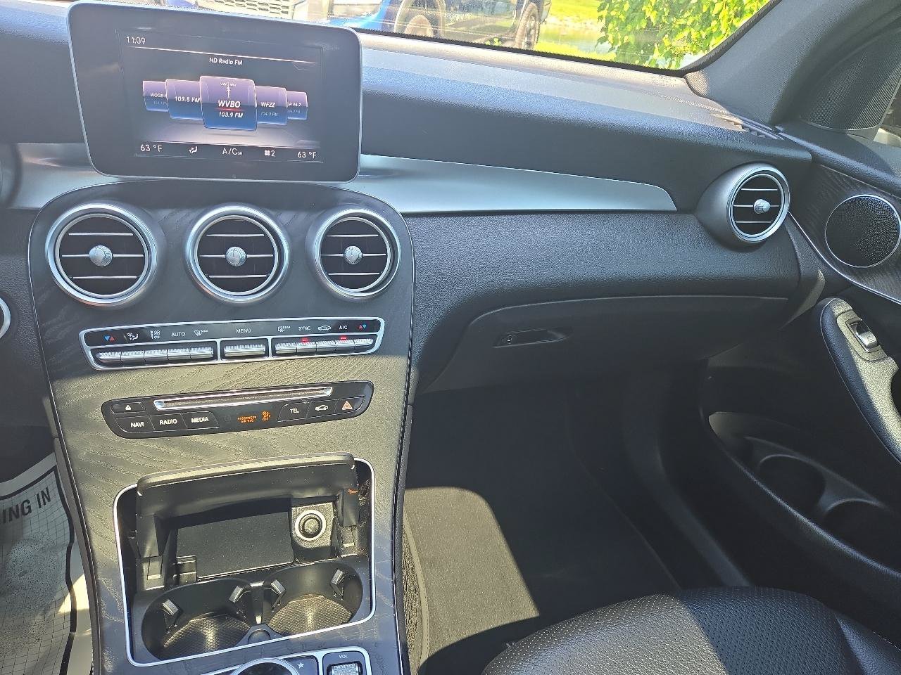 Used 2017 Mercedes-Benz GLC 300 w/ Premium 1 Package image 18