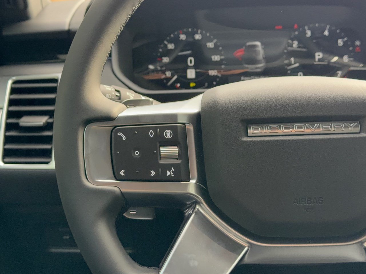 New 2026 Land Rover Discovery S AWD/4WD image 17