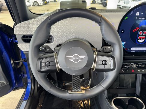 Used 2025 MINI Cooper S FWD image 23
