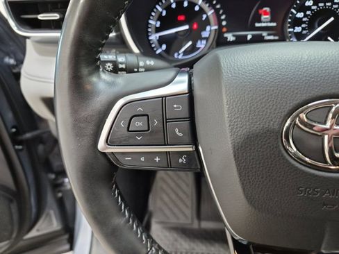 Used 2021 Toyota Highlander Platinum AWD/4WD image 16