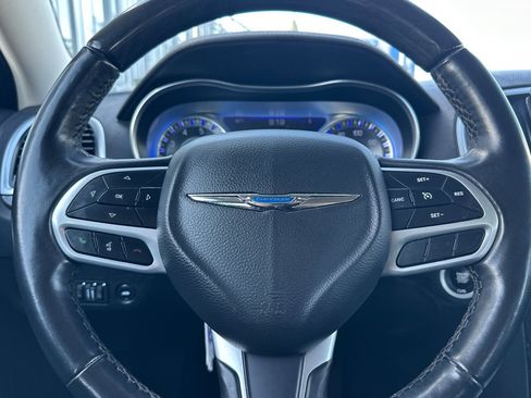 Used 2019 Chrysler 300 Limited RWD image 23
