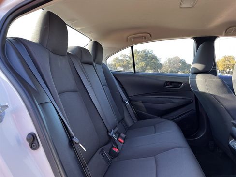 Used 2025 Toyota Corolla LE image 26