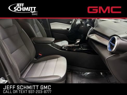 Certified 2025 Chevrolet Trax LT w/ LT Convenience Package FWD image 14