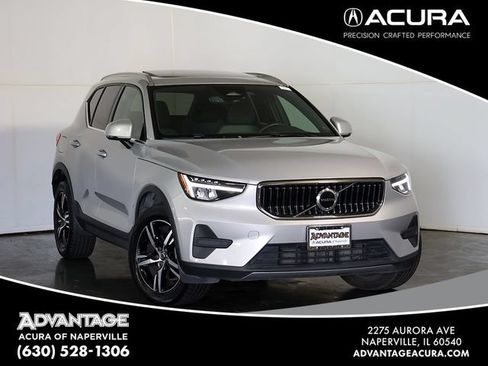Used 2025 Volvo XC40 B5 Core AWD/4WD image 1