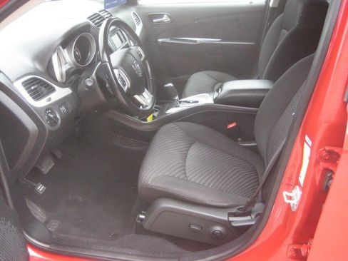 Used 2020 Dodge Journey SE w/ SE Popular Equipment Group FWD image 13