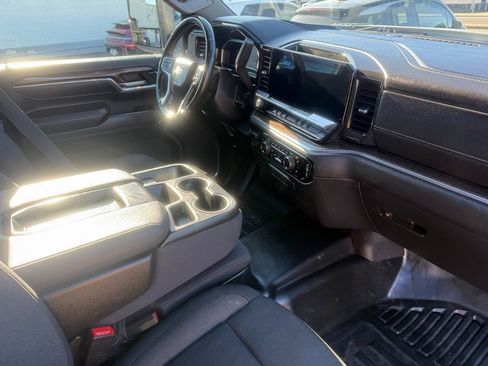 Used 2024 Chevrolet Silverado 3500 LT w/ Convenience Package image 9