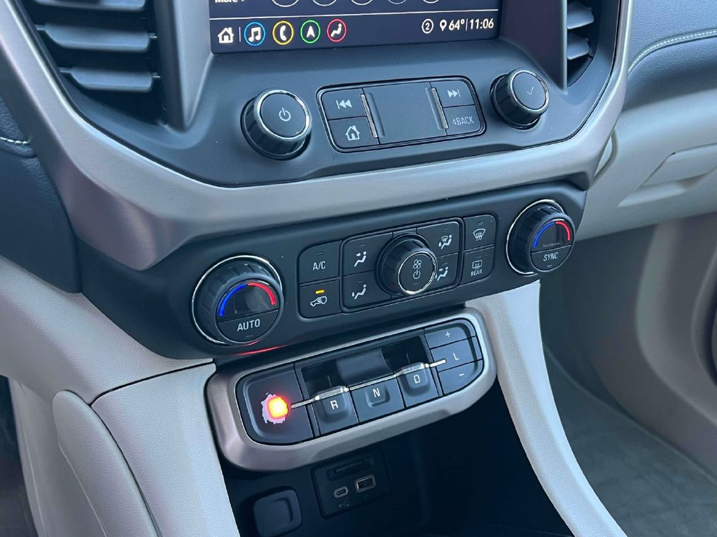 Certified 2020 GMC Acadia Denali w/ Technology Package FWD image 34