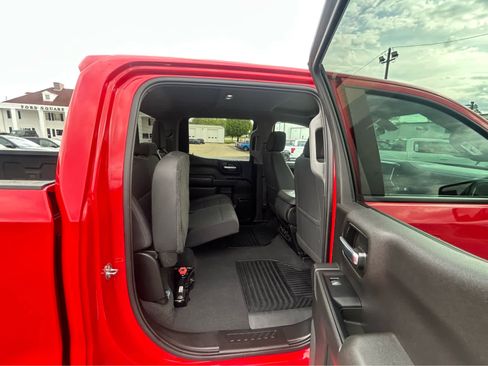 Used 2022 Chevrolet Silverado 1500 LT w/ Bed Protection Package image 10