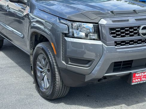 Used 2025 Nissan Frontier SV w/ Tow Package AWD/4WD image 14