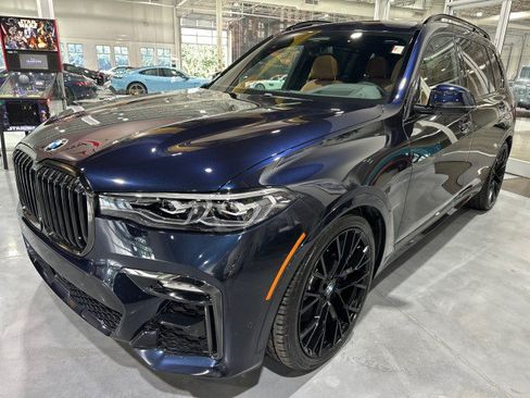Used 2021 BMW X7 xDrive40i w/ M Sport Package AWD/4WD image 1