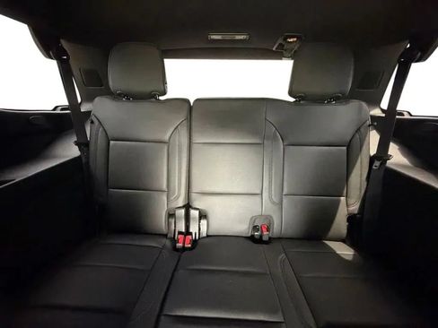 Used 2024 Chevrolet Tahoe Z71 w/ Luxury Package AWD/4WD image 31