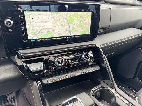 Used 2023 GMC Sierra 1500 AT4X image 18