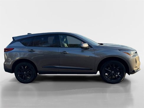 Used 2025 Acura RDX SH-AWD image 3