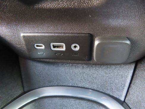 Used 2023 Chevrolet Malibu LT image 9