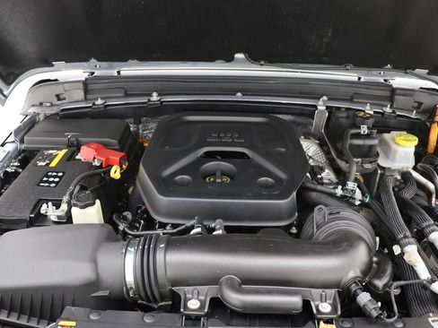 Used 2024 Jeep Wrangler Unlimited AWD/4WD image 27