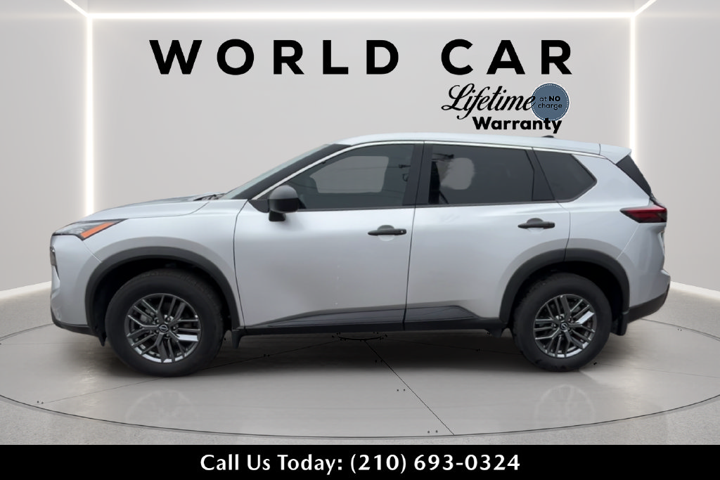 Used 2025 Nissan Rogue S AWD/4WD image 6