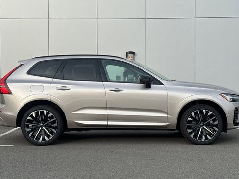 New 2026 Volvo XC60 T8 Ultra w/ Protection Package Premier AWD/4WD image 6