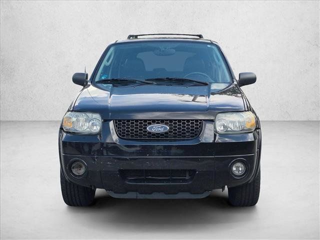 Used 2005 Ford Escape Limited FWD image 2