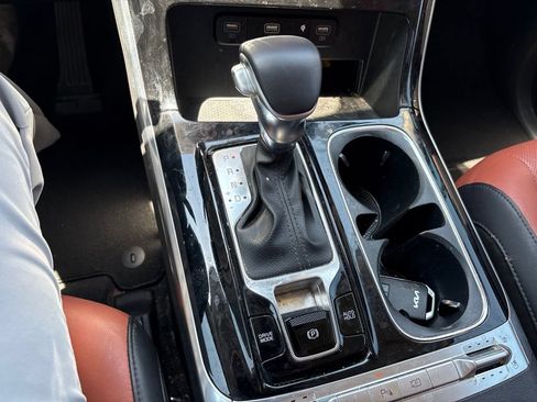 Used 2023 Kia Carnival SX FWD image 17