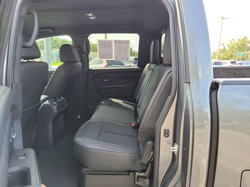 Used 2024 Nissan Titan PRO-4X AWD/4WD image 23