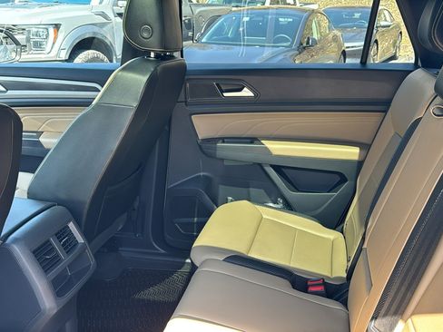 Used 2022 Volkswagen Atlas Cross Sport SE w/ Panoramic Sunroof Package image 31