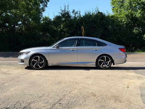 Used 2022 Honda Accord Sport image 4