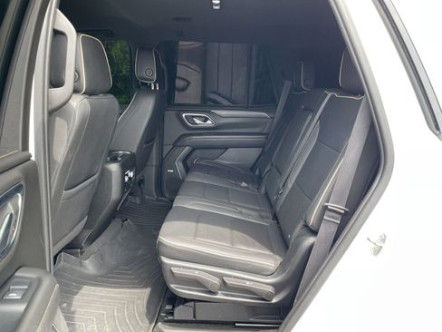 Used 2023 GMC Yukon SLT RWD image 30