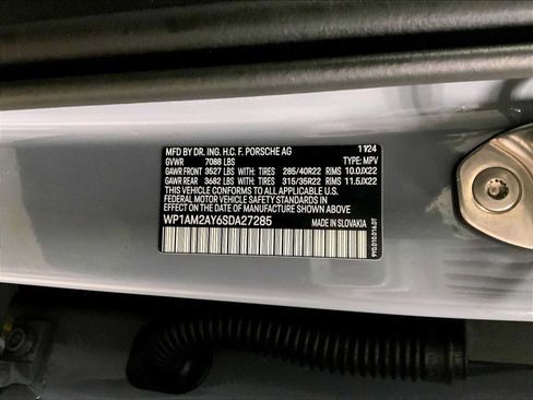 Certified 2025 Porsche Cayenne Turbo AWD/4WD image 36