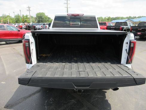 Certified 2024 GMC Sierra 3500 AT4 w/ Technology Package AWD/4WD image 9