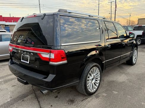 Used 2017 Lincoln Navigator L Select image 5